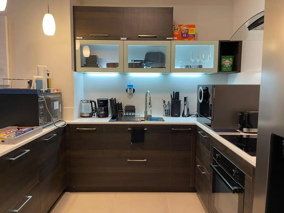 Luxurious Parkhurst 1 Kingston